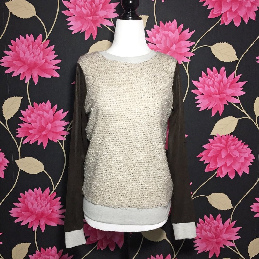 🍒5/$20🍒 J.J. Basics Fuzzy Sweater w/ Vegan Leather Sleeves